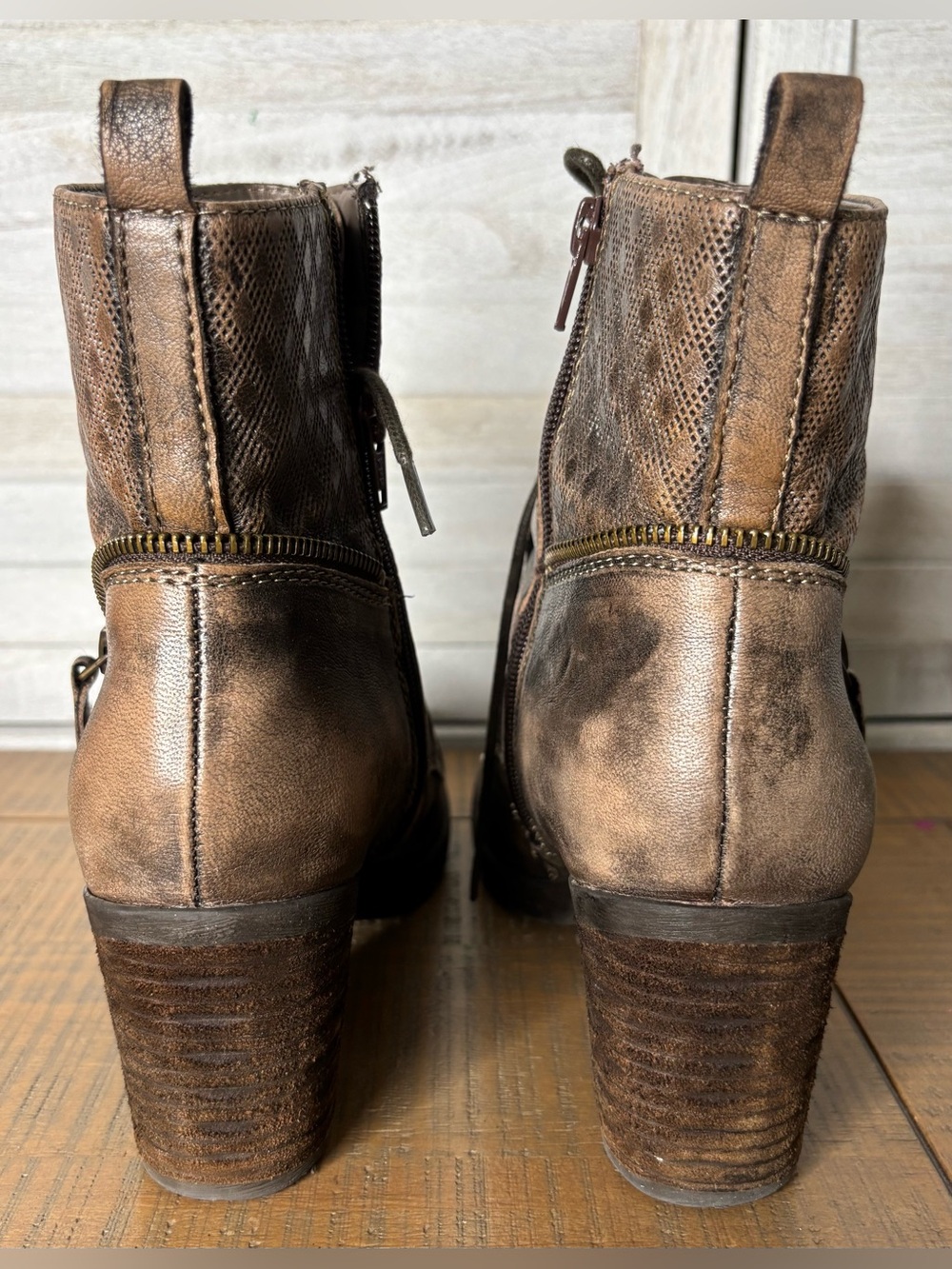 Earth Shoes Missoula Taupe Leather Lace Up Heeled Ankle Boots Size 9.5 - Picture 8 of 16